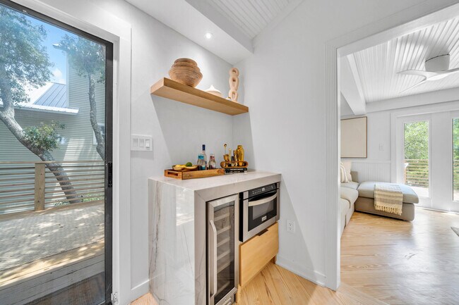 Building Photo - 6296 W County Hwy 30A