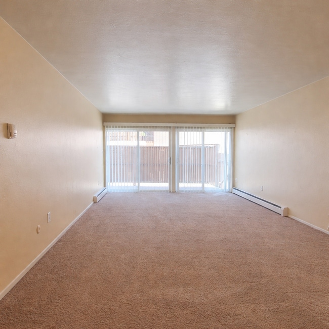 Building Photo - Updates, Simple Utilities, Awesome South Central Location - Maple Tree Apartments