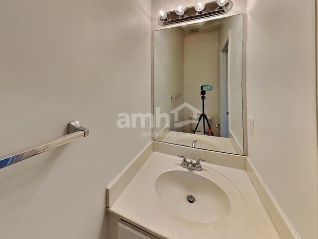 Building Photo - 4505 Glenaire Dr NW