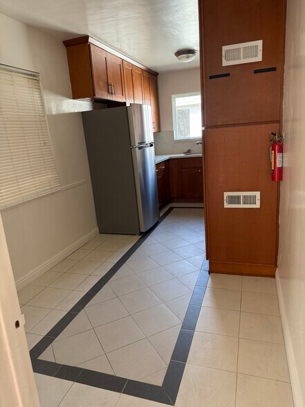 Building Photo - 16713 Crenshaw Blvd