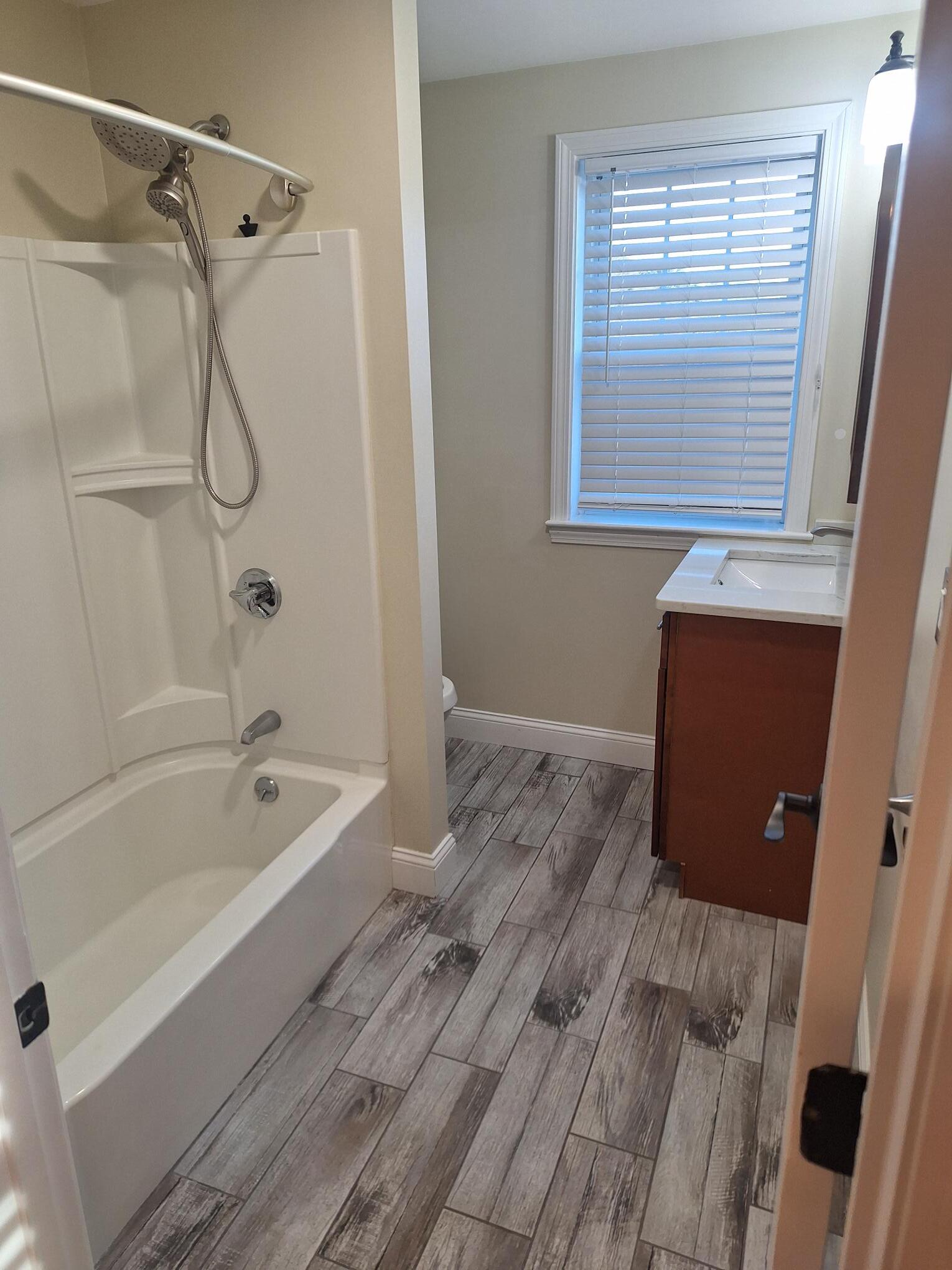 Building Photo - 435 Walnut St