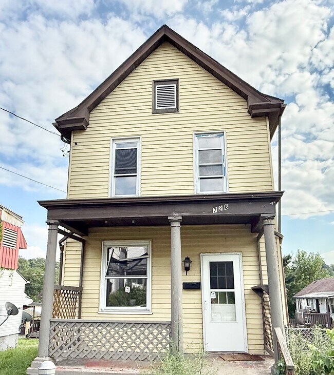 Primary Photo - 726 Waddell Ave