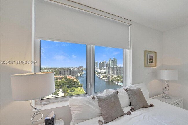 Building Photo - 2600 E Hallandale Beach Blvd