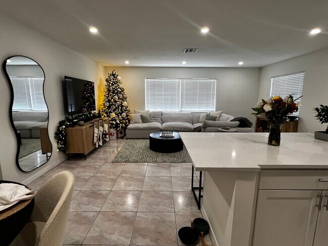 Building Photo - 3001 Albatross Rd