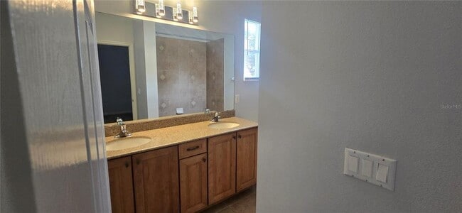 Building Photo - 7214 Beakrush Ln