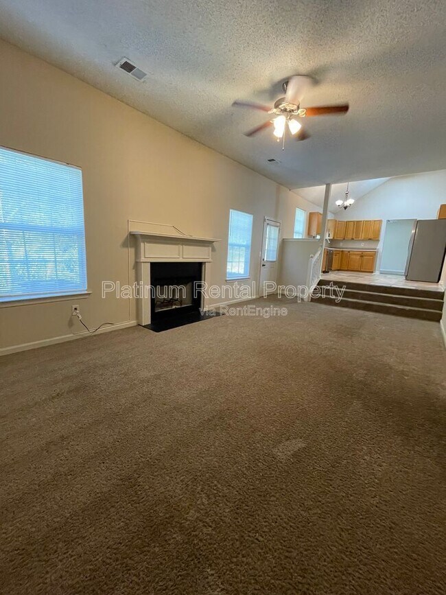 Building Photo - 1740 Spring Hill Cove