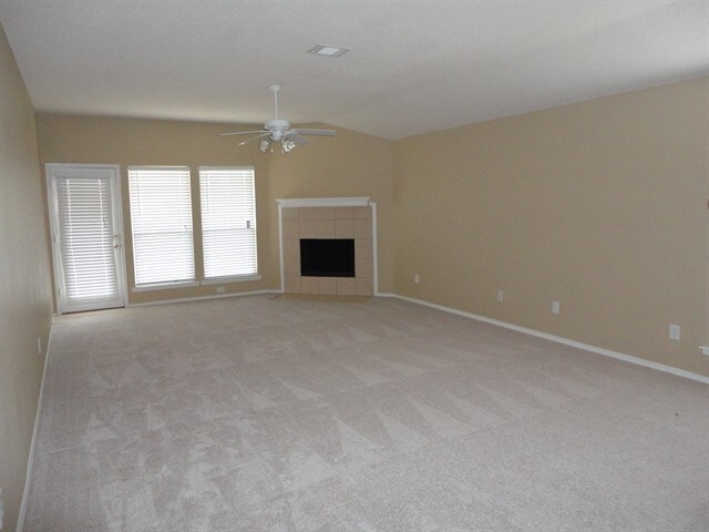 Building Photo - 7118 Compass Point Dr