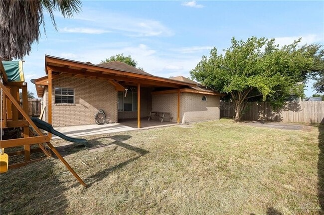 Building Photo - 110 San Marcos Ave