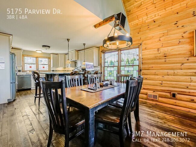 Building Photo - 5175 Parview Dr