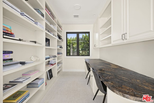 Building Photo - 2325 Duxbury Cir