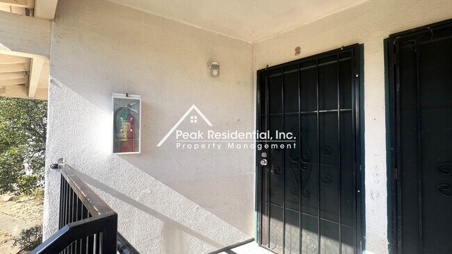 Building Photo - 6027 Northcrest Cir
