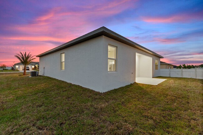Building Photo - Deposit-Free! Modern, energy efficient hom...