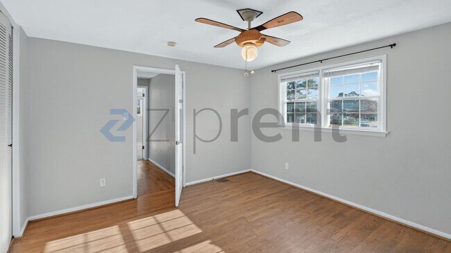 Building Photo - 324 Busher Rd