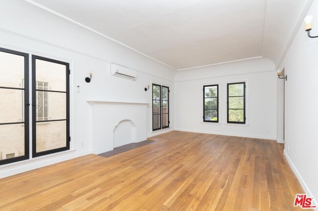 Building Photo - 900 Orange Grv Ave