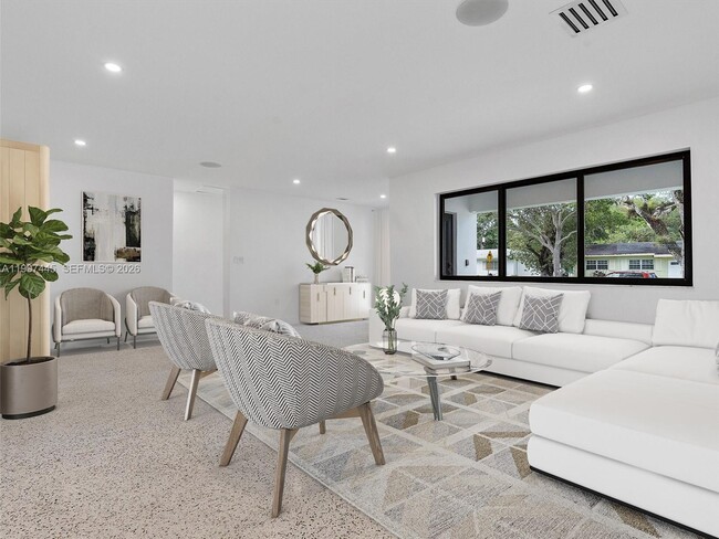 Building Photo - 1751 NE 138th St