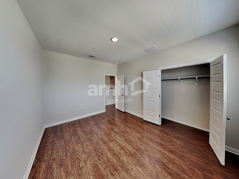 Building Photo - 5801 Kara Dr