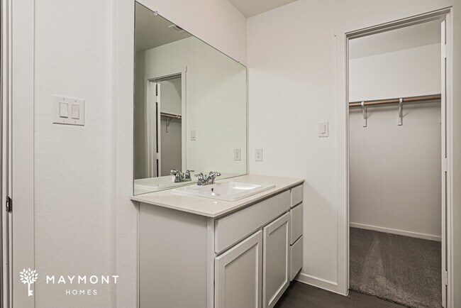 Building Photo - Inviting New 4-Bedroom in the Landon Ridge Community