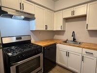 Building Photo - Newly Updated 2 Bed in Aston