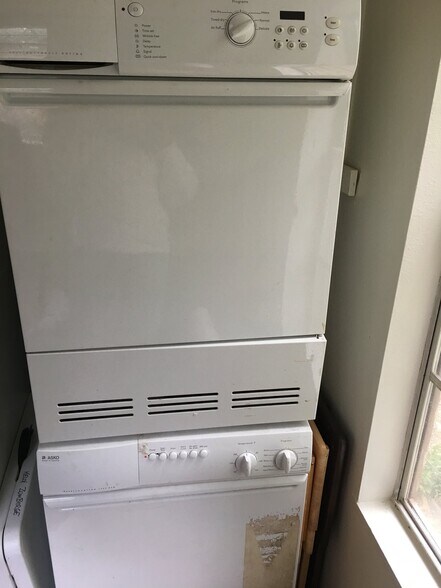 Building Photo - 16142 Spring Branch Trail