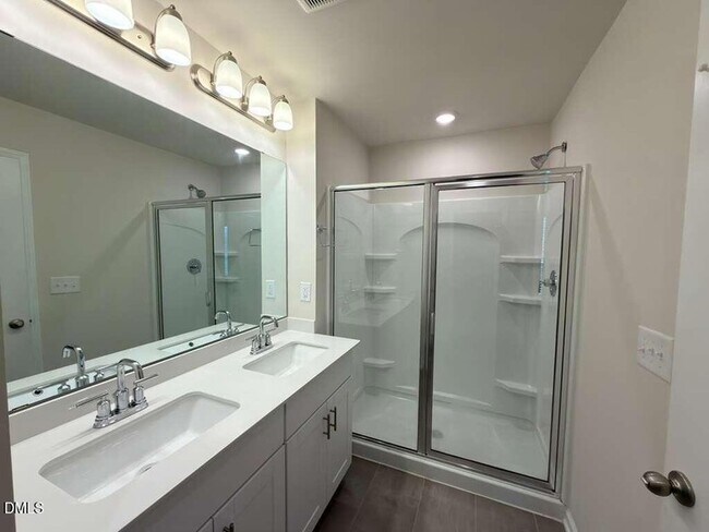 Building Photo - 926 Clearhaven Ln