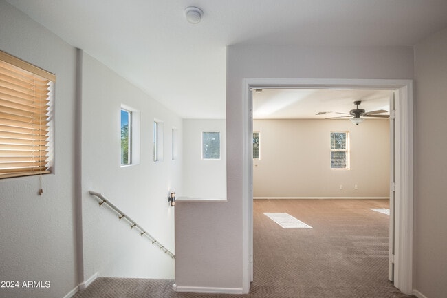 Building Photo - 5817 E Hampton Ave