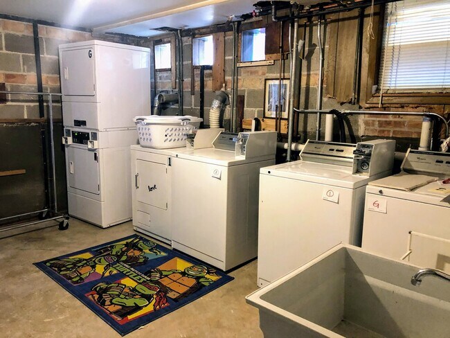 Building Photo - 5736 W Gunnison St