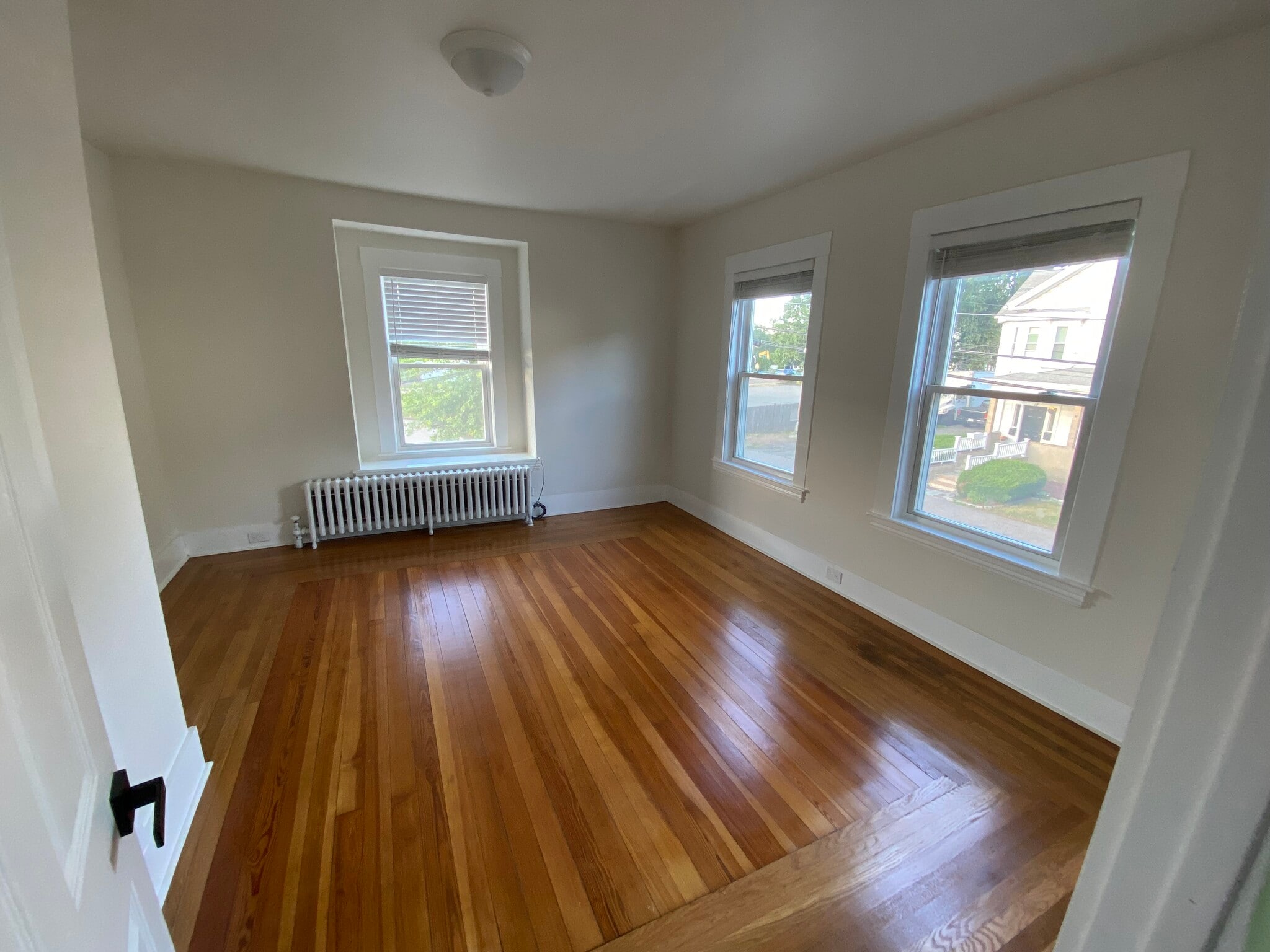 Building Photo - 17 Linden Pl