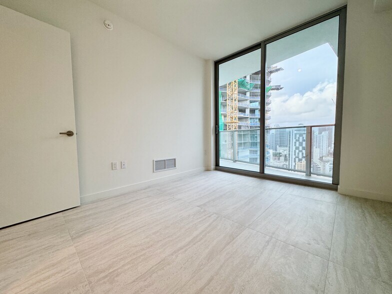 Building Photo - 77 SE 5th St