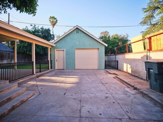 Building Photo - Charming 3 Bedroom in Historical Tower District