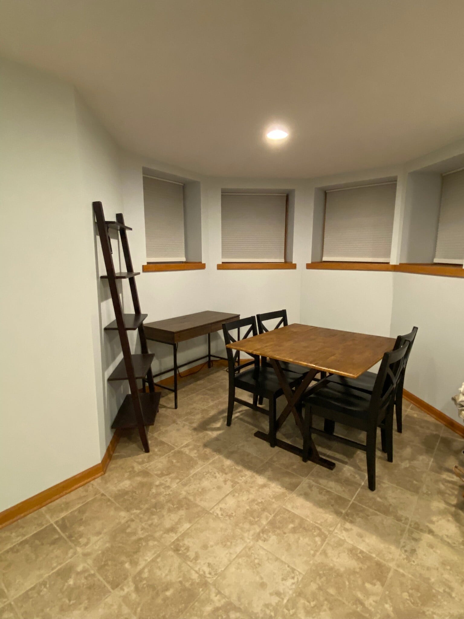 Dining/living area - 3014 W Palmer