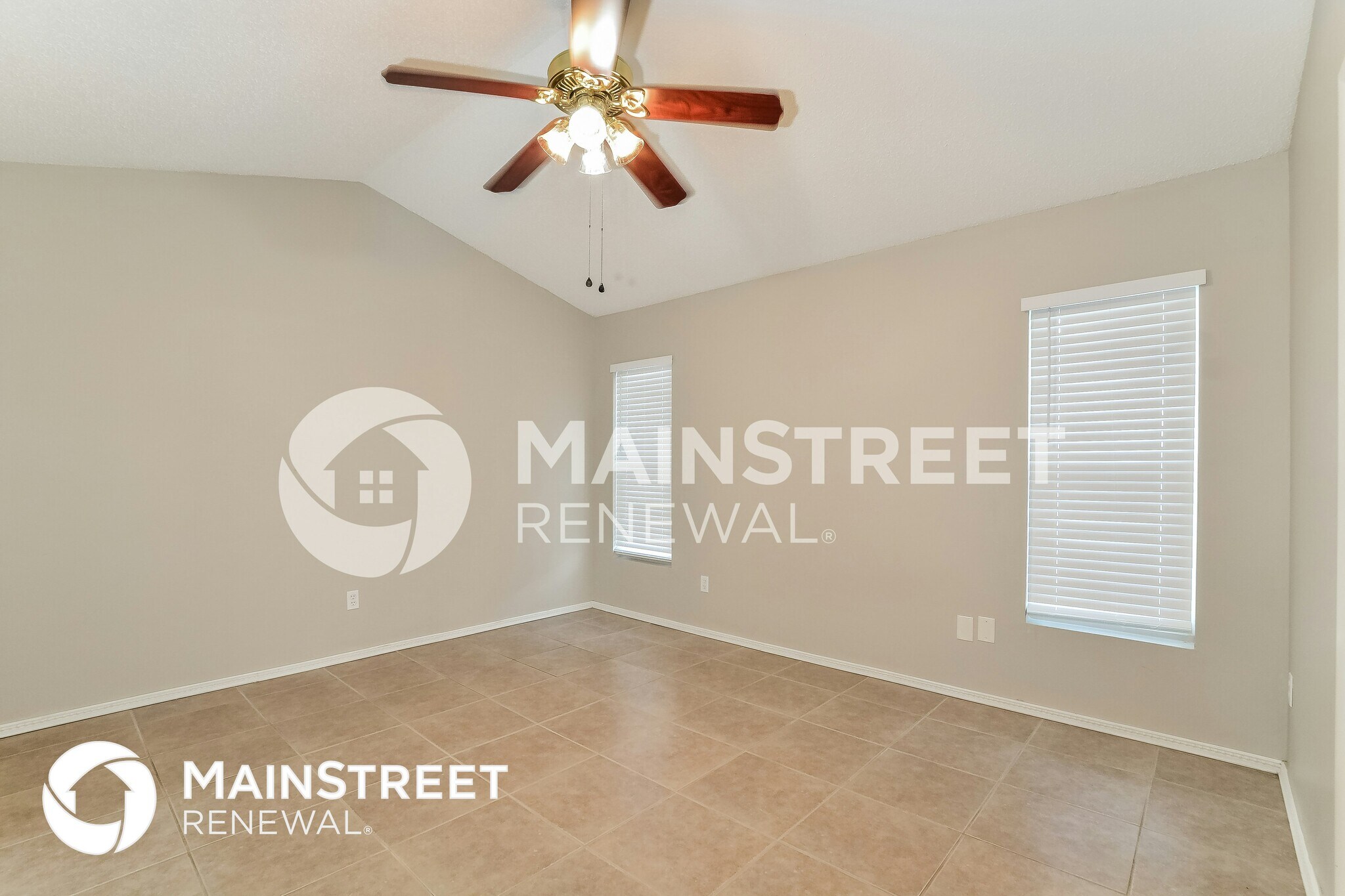 Building Photo - 326 Oceanside Ct