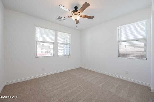 Building Photo - 14767 W Cottontail Ln