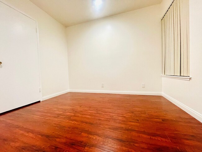 Building Photo - Charming Cul-de-Sac Home for Lease in Cerr...