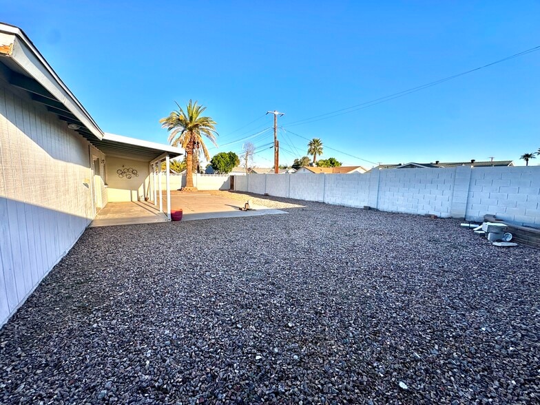 Building Photo - 1351 W 10th St