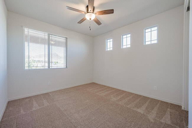 Building Photo - 13715 W Calle De Baca