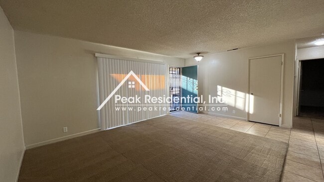 Building Photo - Very Nice Greenhaven 2bd/1ba Condo in Gated Community - Must See