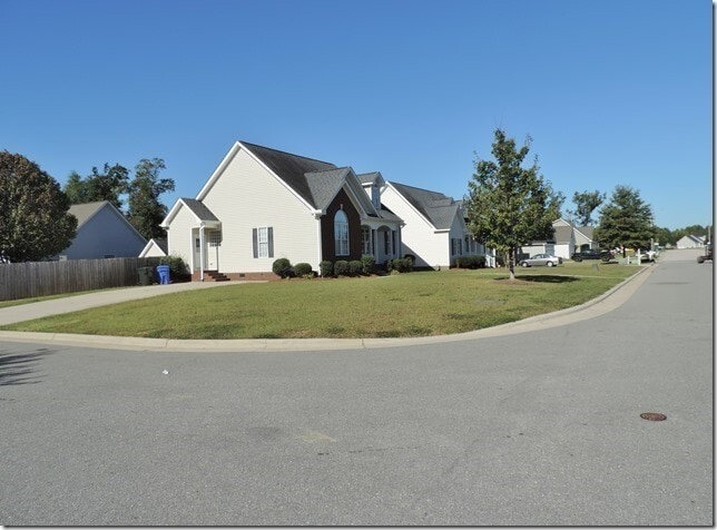 Building Photo - 2409 Chelsea Dr NW