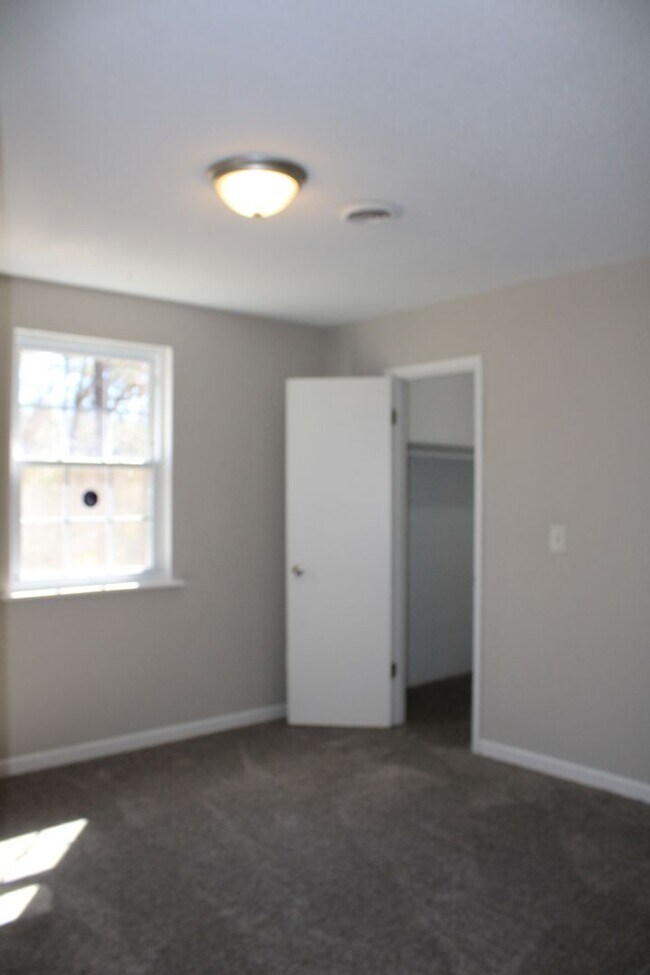 Building Photo - 3517 Byron Pl