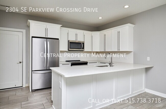 Building Photo - 2304 SE Parkview Crossing Dr
