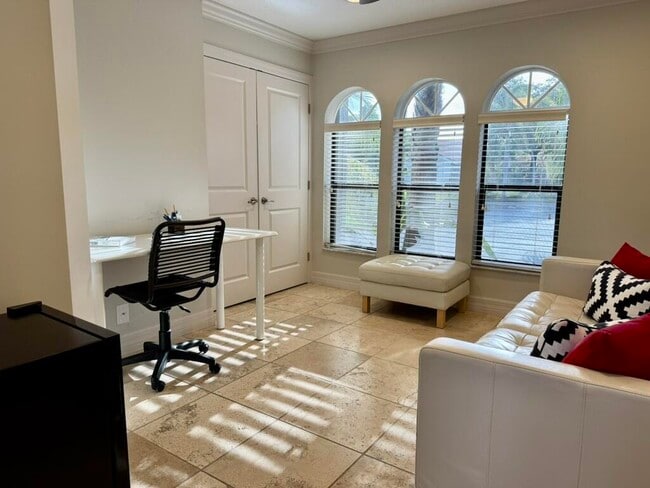 Building Photo - 10577 Santa Laguna Dr