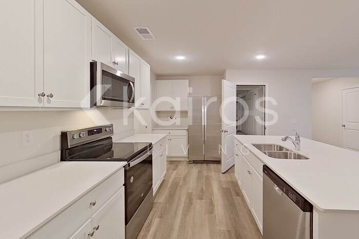 Building Photo - 129 Inez Ave