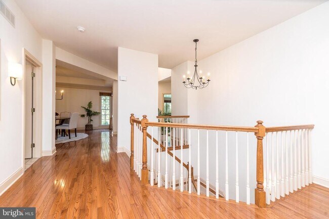 Building Photo - 5812 Hickory Hollow Ln