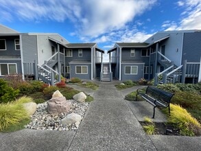 Building Photo - 2001 Skyline Way