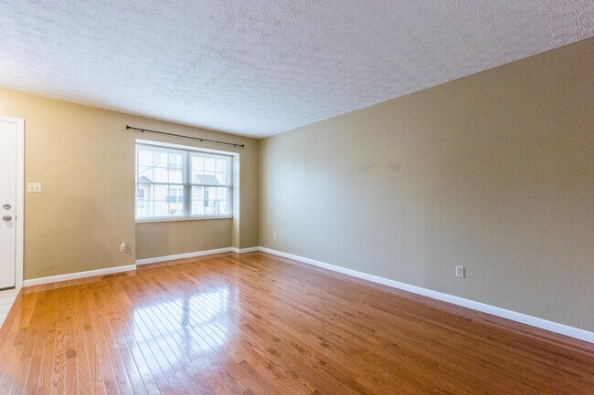 Building Photo - 867 Sheldrake Ct
