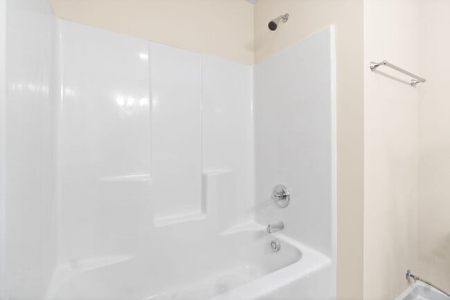 Building Photo - Move-in Special - TWO WEEKS FREE!!