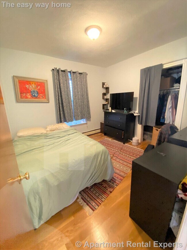 Building Photo - 359-361 Western Ave Unit #3