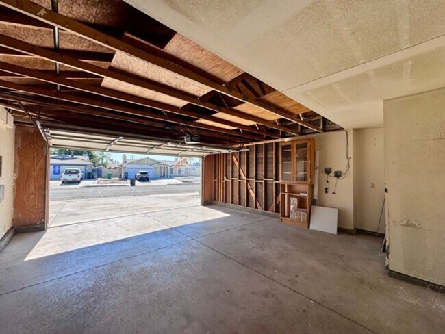Building Photo - Spacious 3 Bedroom Menifee Home with Bonus...