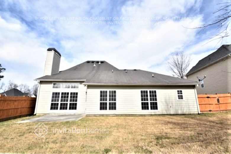 Building Photo - 1500 Farmlake Dr SE