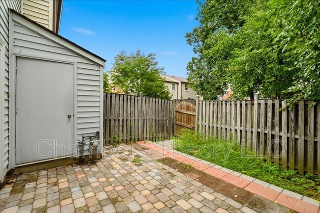 Building Photo - 5713 Independence Cir