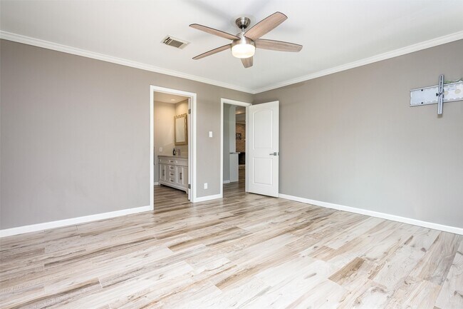 Building Photo - 14602 Oak Bend Dr